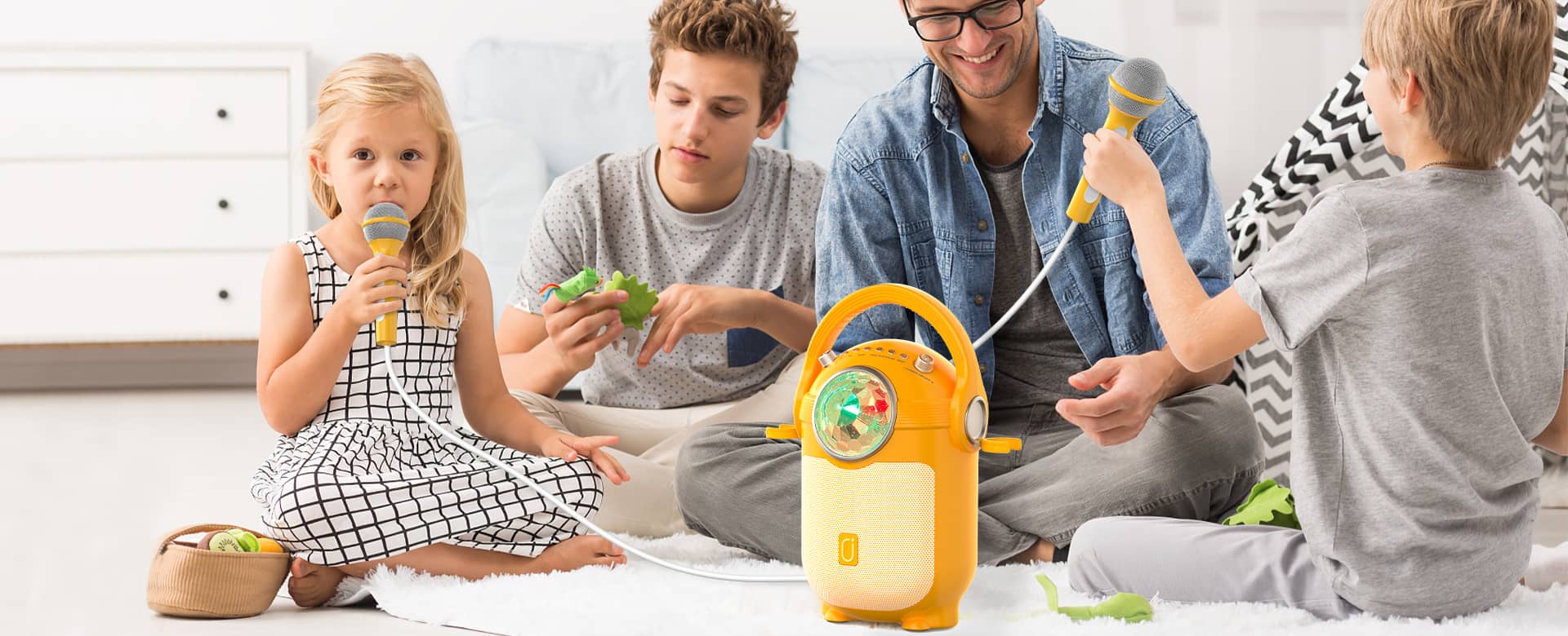 Children singing with JYX D15 Kids Karaoke Speaker